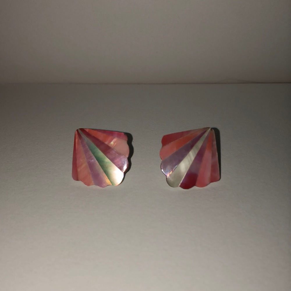 Vintage pearly scalloped-edge earrings